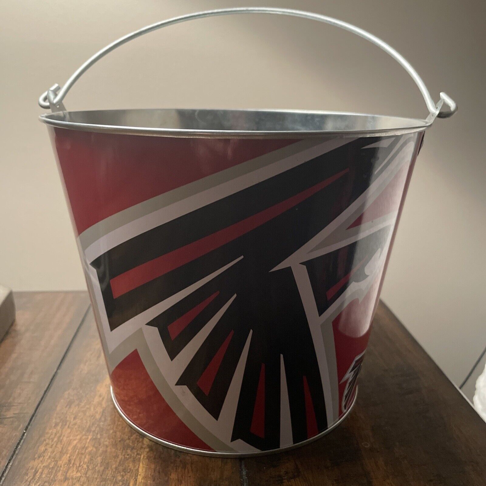 NEW NFL Atlanta Falcons LOGO Metal  Bucket 5 Quart Metal Handle (9\