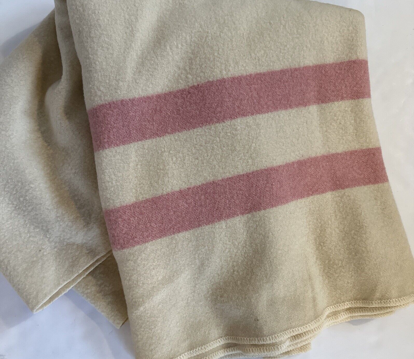 Vintage Kenwood Virgin Wool Ramcrest Cream & Pink Stripes 80x64” Blanket Canada