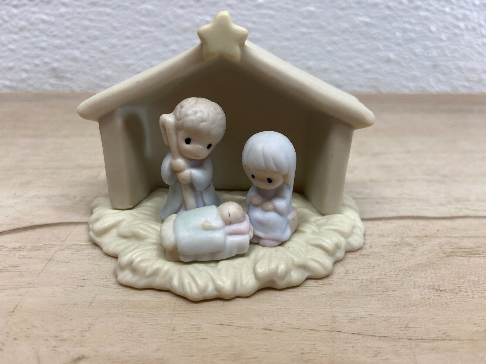 Vtg 1992 Enesco Precious Moments Sugar Town Nativity Porcelain Figurine