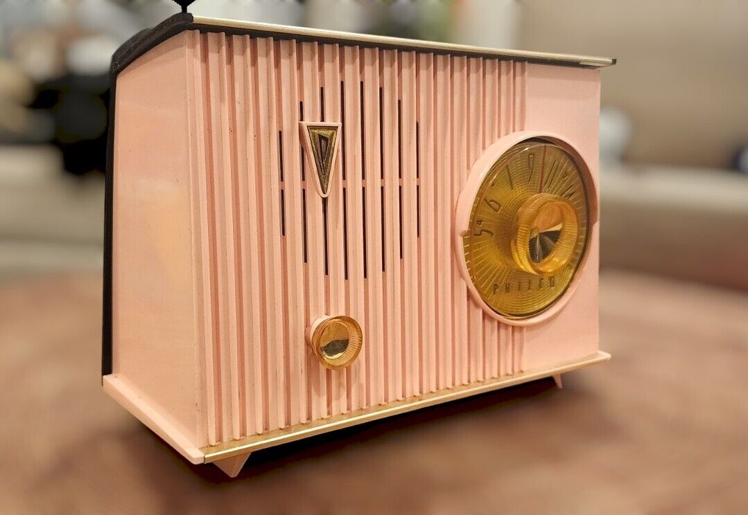 1959 Philco H834 AM Tube Radio Carnation Pink - Black Excellent