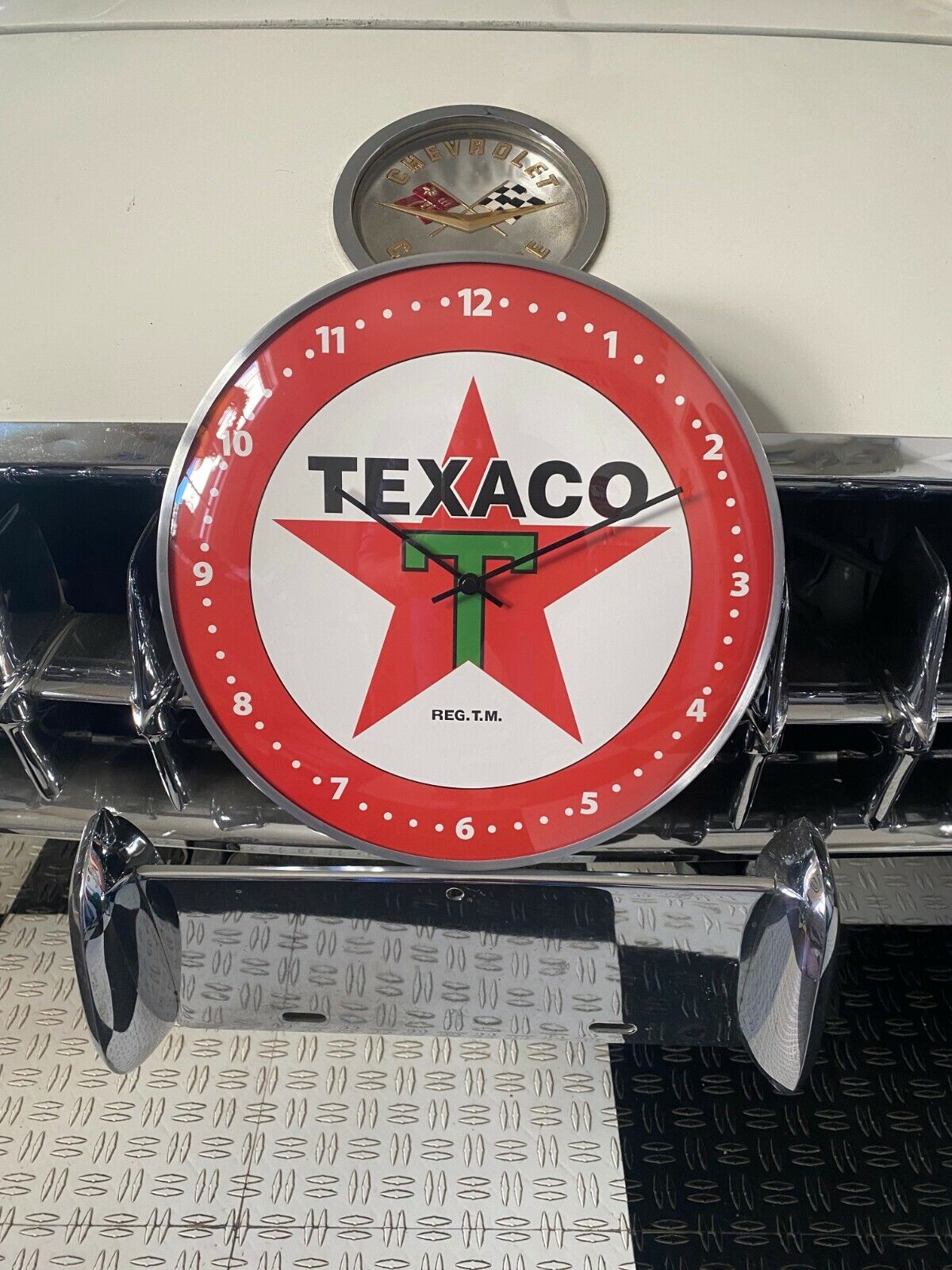 Vintage style Texaco RED T Gas and OIL Round Clock (12 INCH) NEW with GLASS FACE