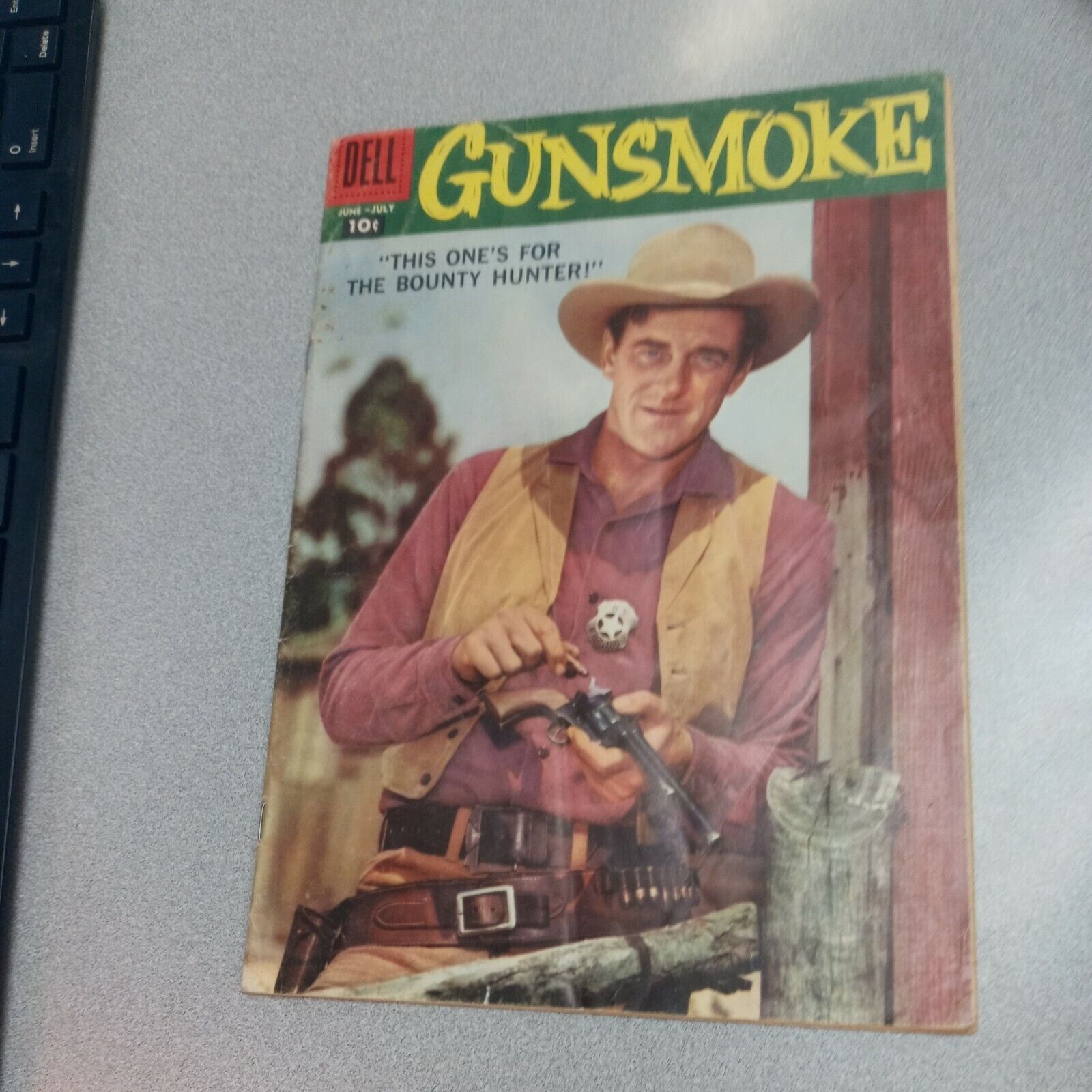 GUNSMOKE #9 {JUN-JUL 1958 DELL} SILVER AGE tv show JAMES ARNESS PHOTO COVER wes