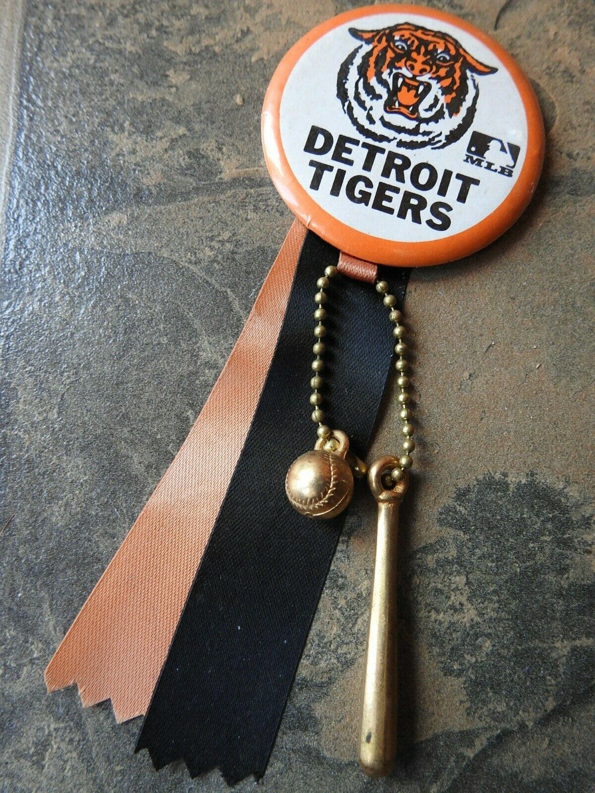 Vintage Pin-back Buttons with Ribbons, Ball & Bat ~ Major League DETROIT TIGERS