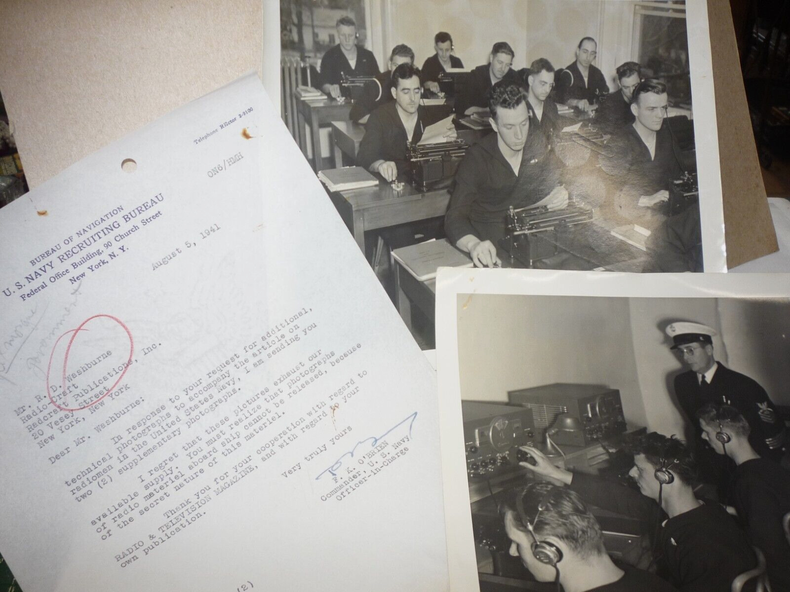 1941 VTG. PAIR PHOTO - US NAVY RADIO OPERATORS SCHOOL - HALLICRAFTER - WASHBURNE