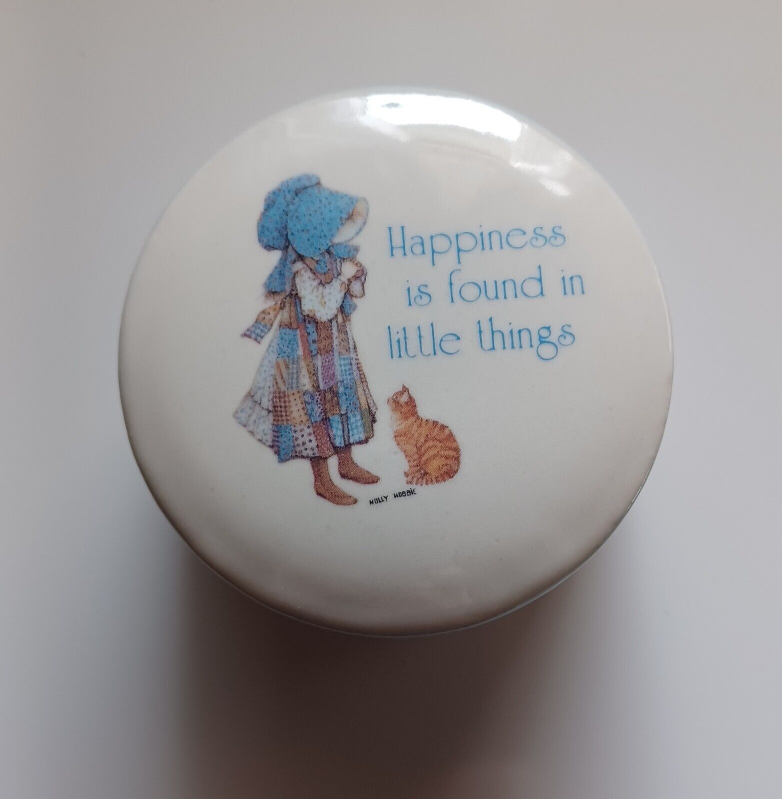 VTG 1978 Holly Hobbie Blue Girl Round Stoneware Trinket Box Happiness is Found