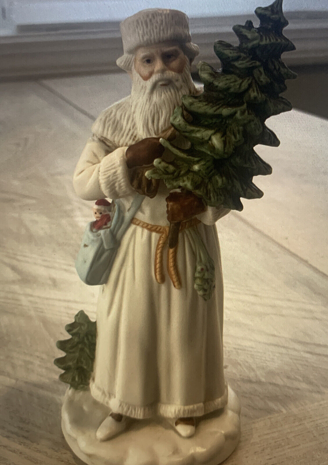 1987 Enesco The Gifted Line WHITE ROBE BELSNICKLE Santa Figurine John Grossman