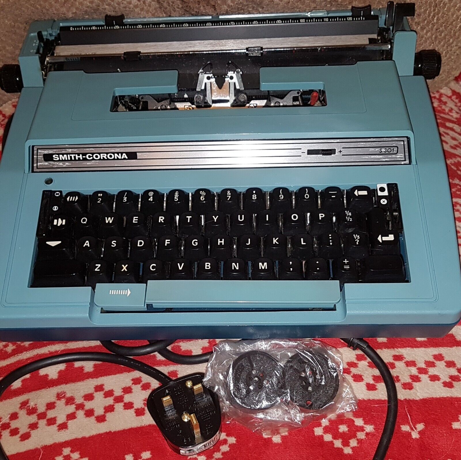 Vintage Working Smith Corona S 301 Electric Typewriter In Hard Case