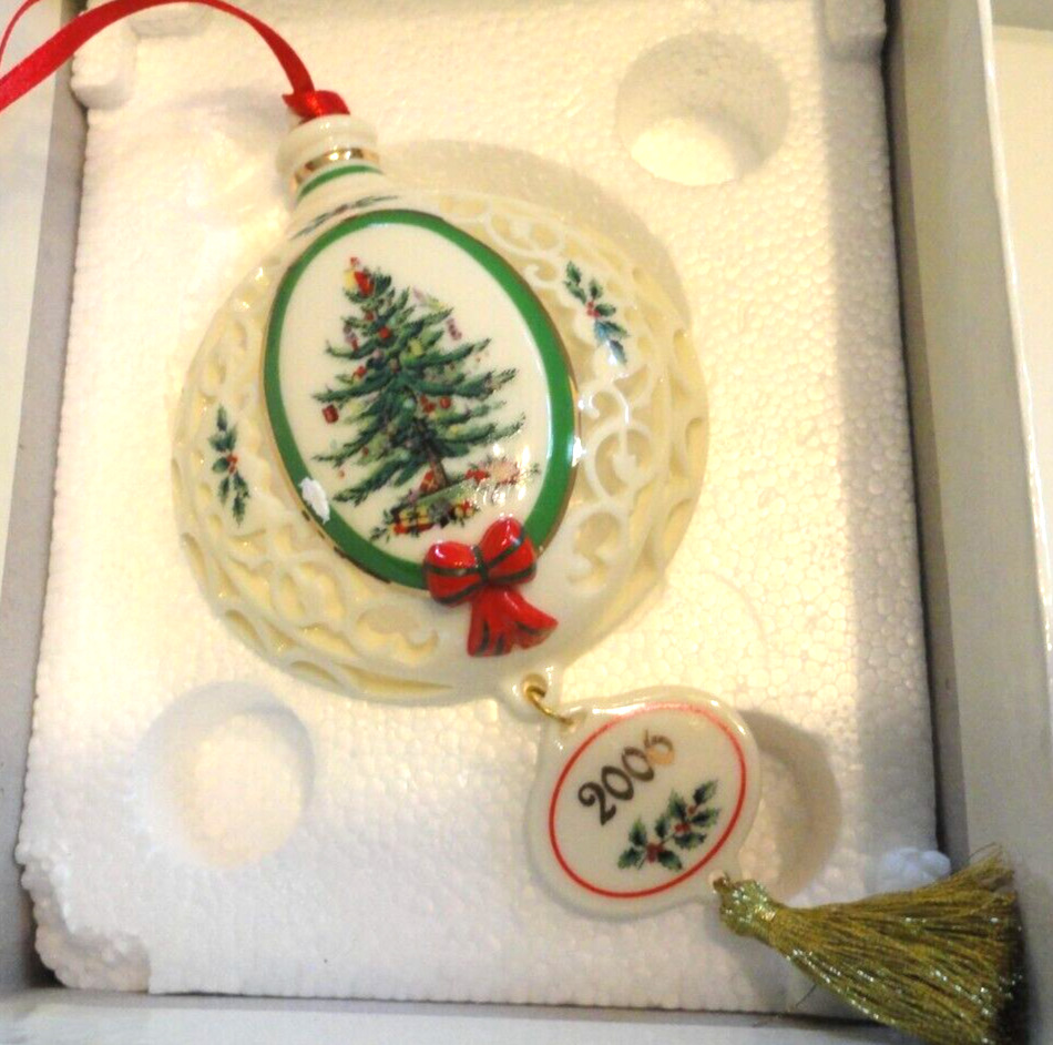 2006 Spode Annual Christmas Tree Ornament Danbury Mint Pierced Design W Box