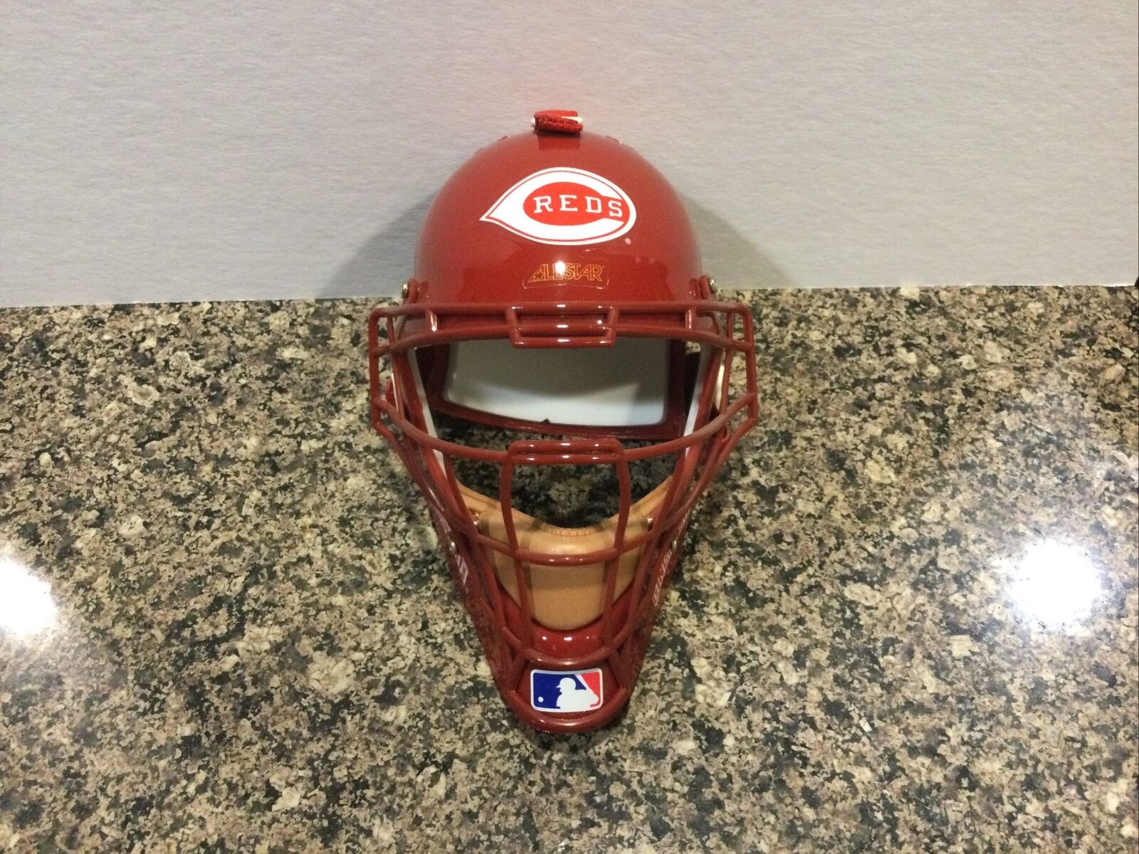 MLB Cincinnati Reds Mini Catcher\'s Mask Back Catcher\'s Helmet All Star