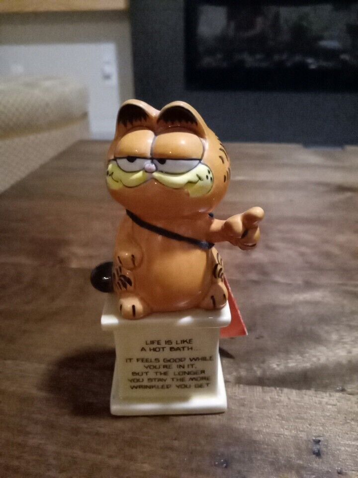 Gorgeous collectible and vintage ceramic Garfield live is arriving at a mutually