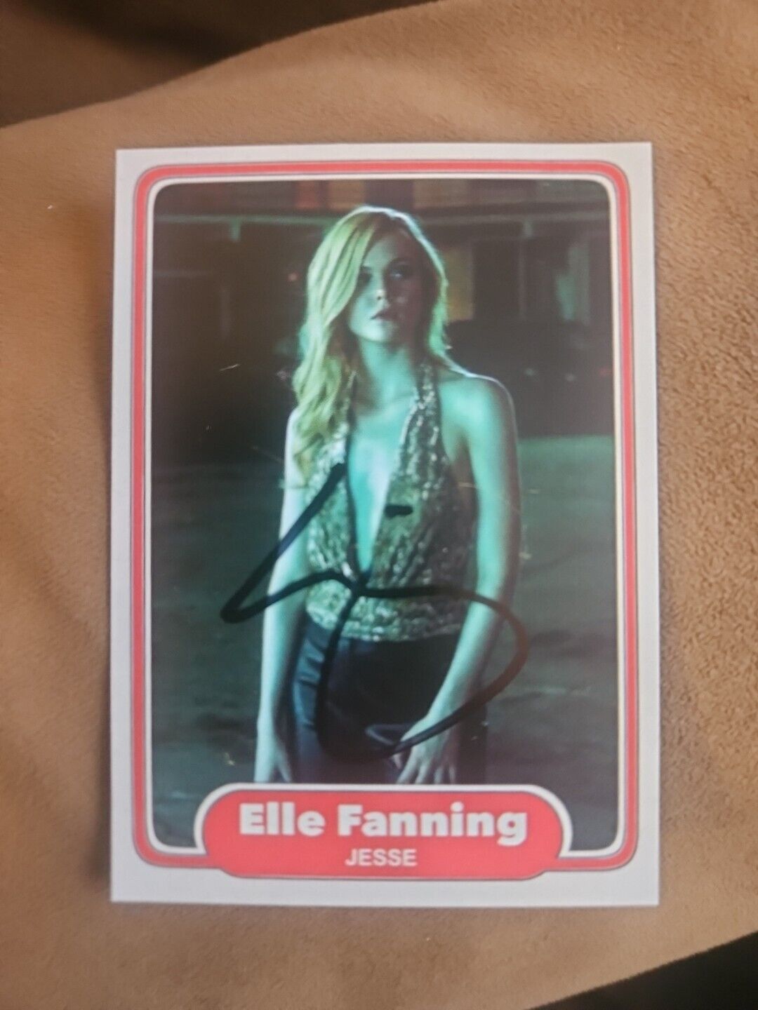 Elle Fanning Custom Signed Card - Played Jesse In The Neon Demon