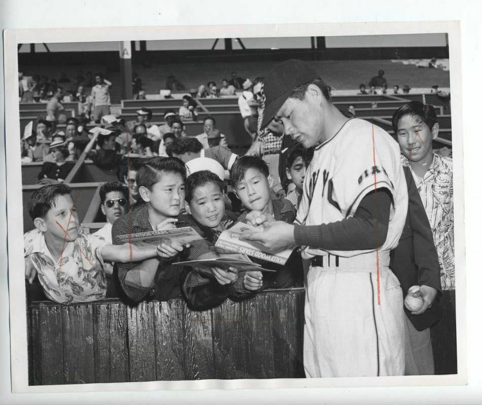 BASEBALL JAPANESE TOKYO GIANTS PITCHER HOLLYWOOD STARS MINORU SUZUKI 1953