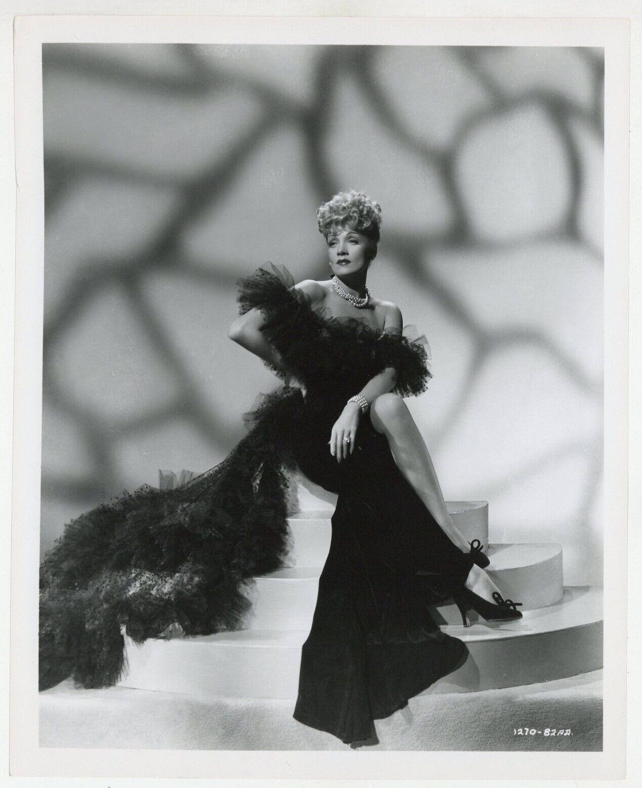Marlene Dietrich 1942 Original Glamour Portrait Photo Stunning Leggy Pose J9997