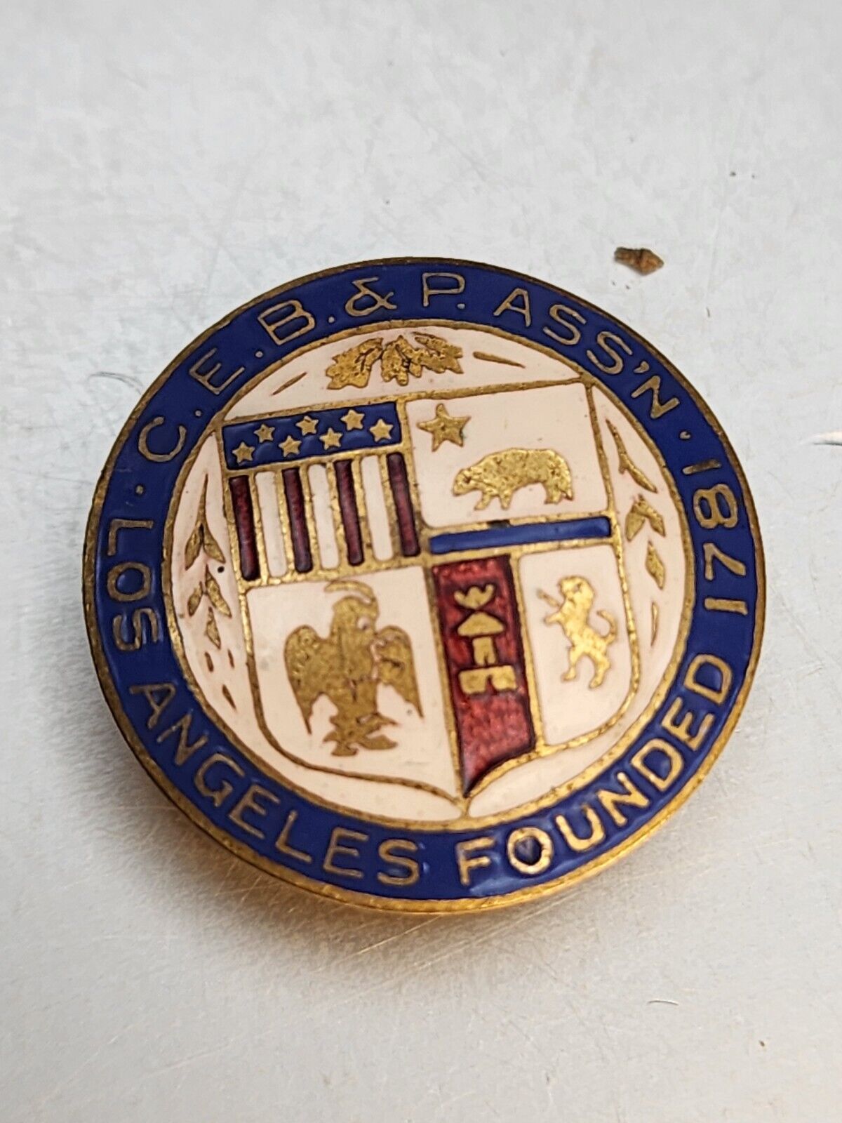 Antique Whiteman & Hoag Newark, NJ Los Angeles Founded In 1781 Pin Badge