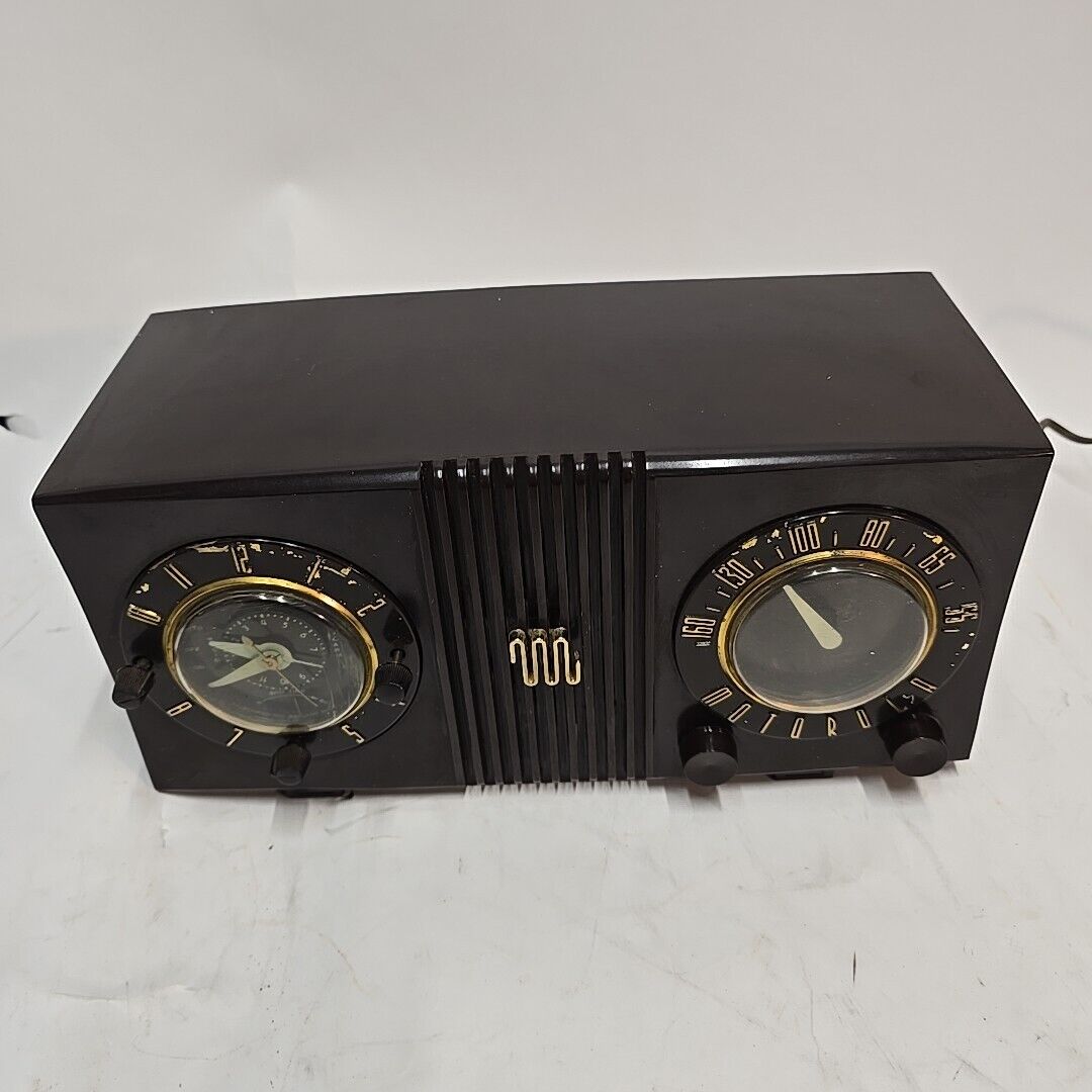 1950 Motorola Model 53C3 5 Tube Vintage AM Clock Radio Works Brown Plastic Good