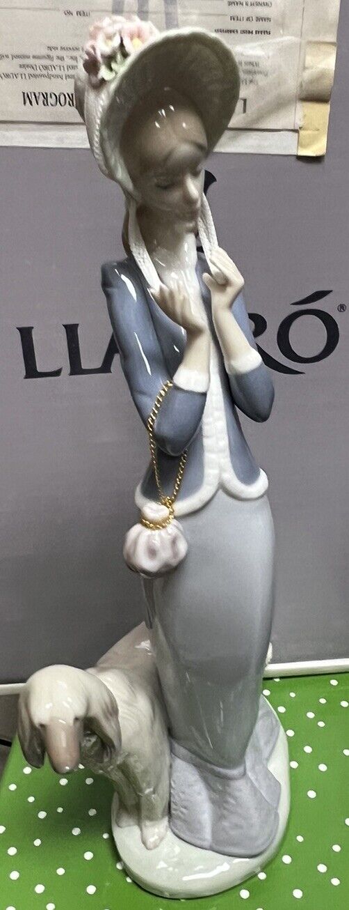 LLADRO 1537 Stepping Out Retired Mint Condition Original Grey Box Rare