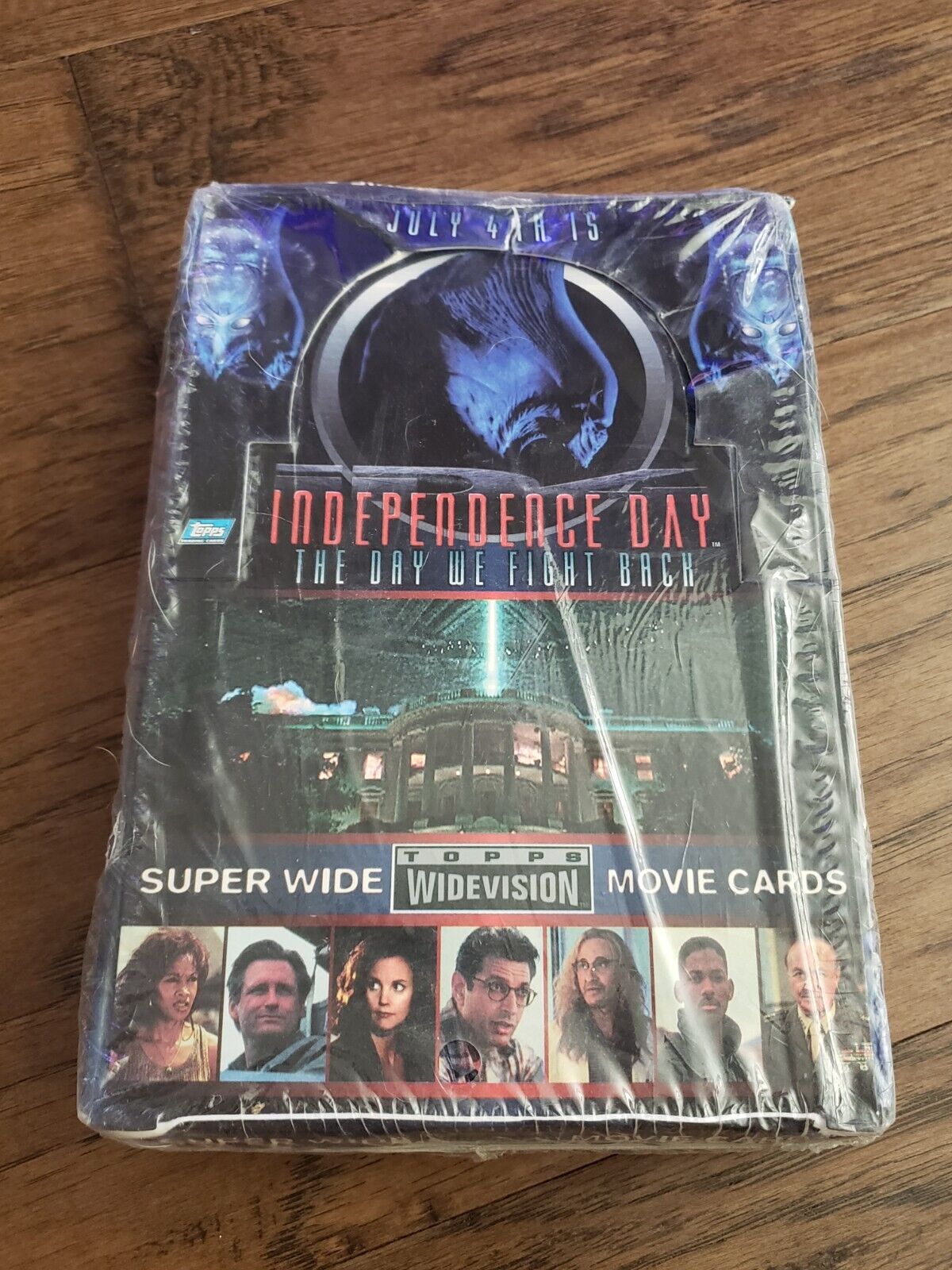 1996 TOPPS INDEPENDENCE DAY MOVIE 36-PACK WIDEVISION TRADING CARD BOX