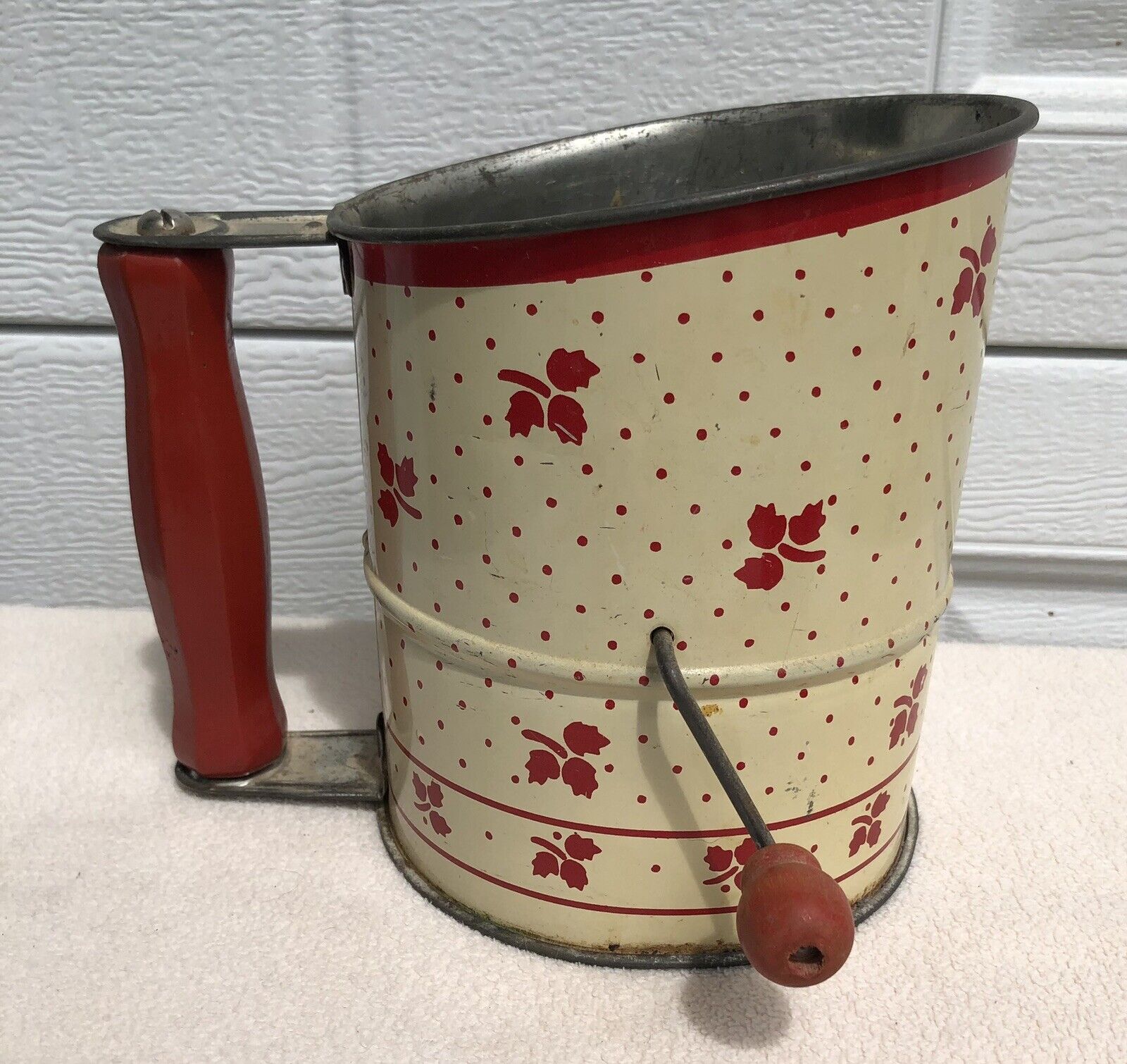Vintage 1930's Large Size Flour Sifter with Red Wood Handle and Knob Poppies