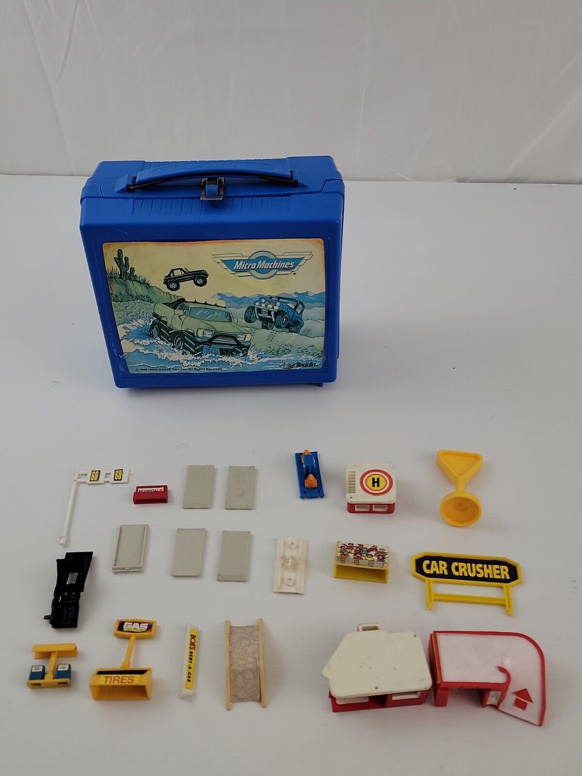 Vintage 1989 Micro Machines Plastic Aladdin Lunch Box Galoob Toys 80s + Carwash