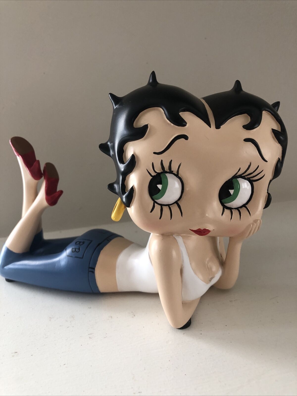 Betty Boop Figurine Statue Relaxing In Jeans