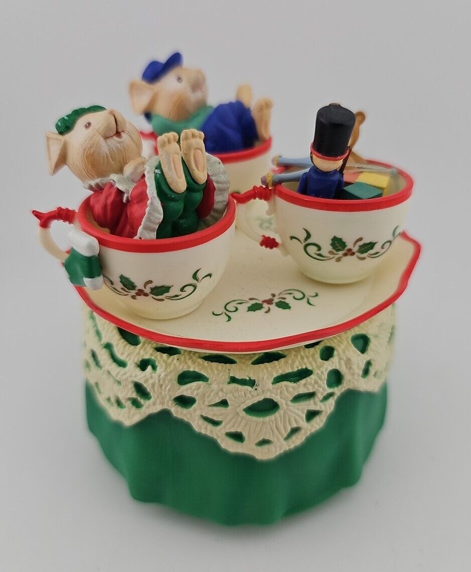 1994 Enesco Mice Teacup Music Box. We Wish You A Merry Christmas. Excellent Cond