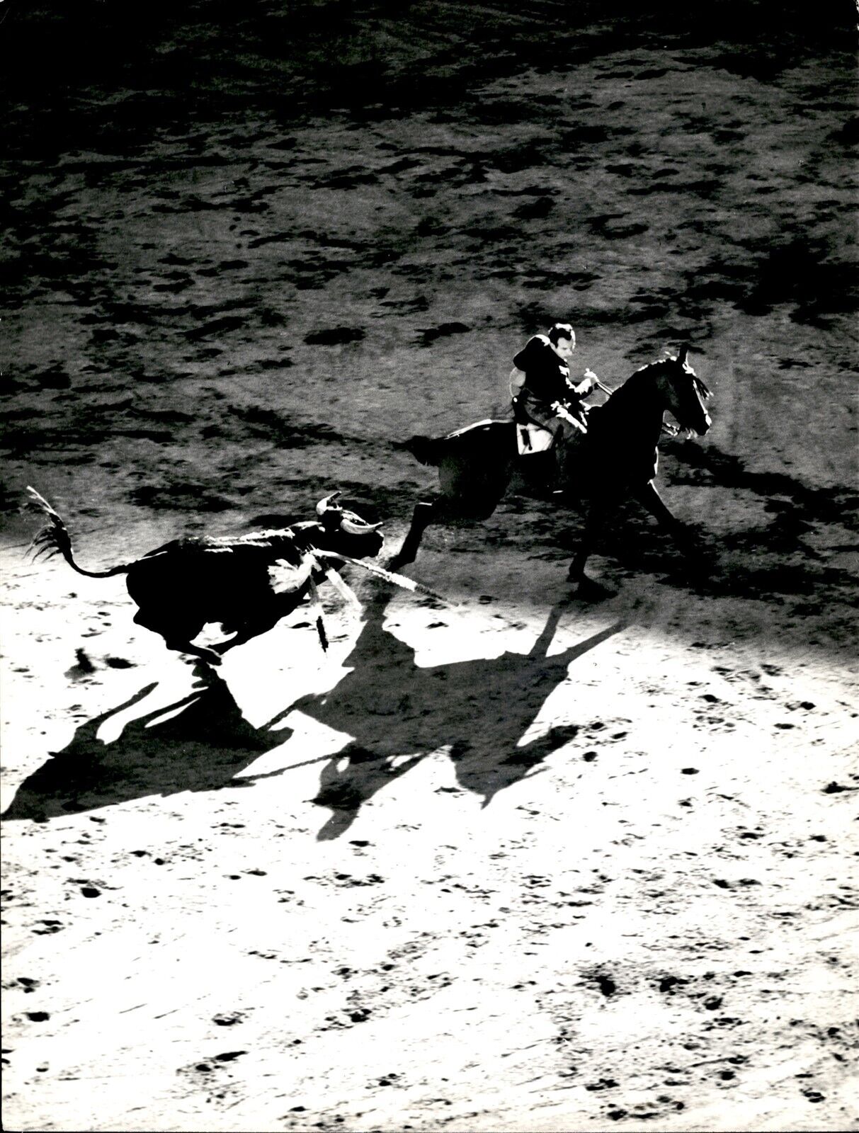 LD346 1966 Original Photo HORSEBACK PICADOR TERCIO DE VARAS SPANISH BULLFIGHTING