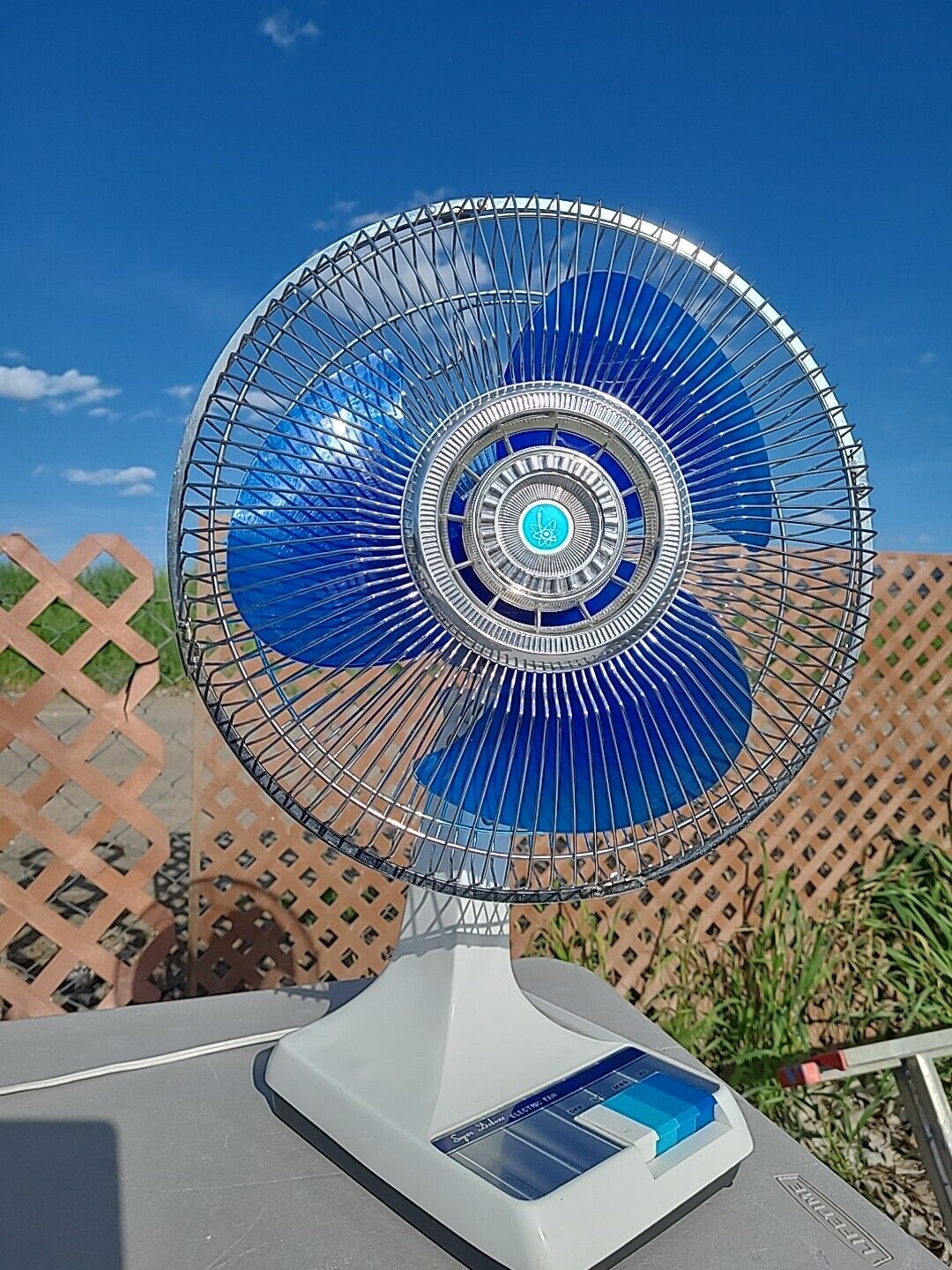 Vintage KUO HORNG Blue Blade Oscillating Fan 20\