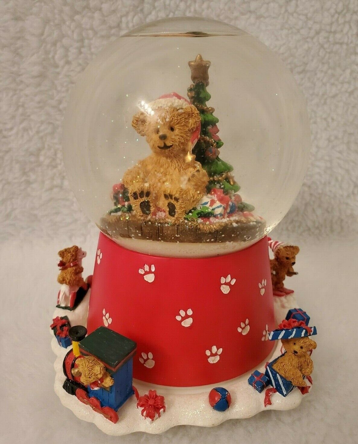 The Bon Ton Vintage Water Globe Christmas Bear Musical Outer Revolving