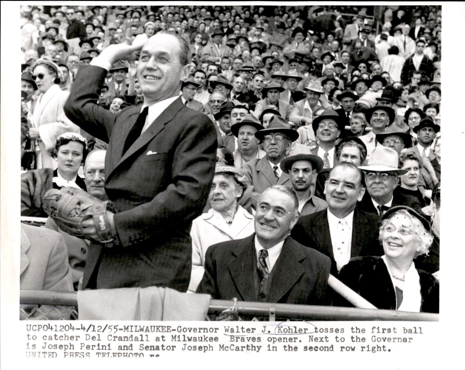 LD348 1955 Wire Photo GOVERNOR WALTER KOHLER THROWS 1ST BALL MILW BRAVES OPENER