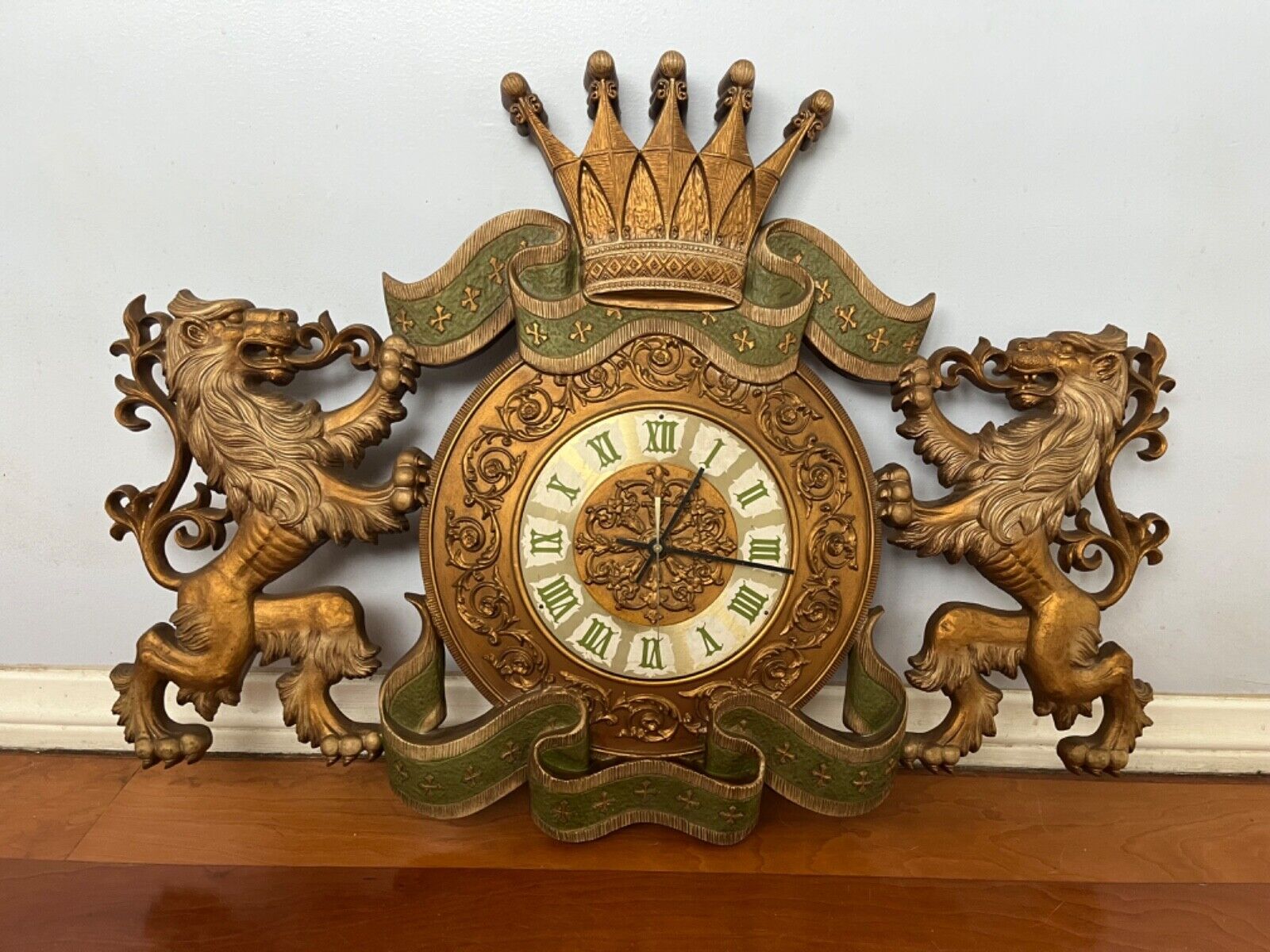 Vintage  1972 Mid Century BURWOOD  4666 Lion Crown Wall Clock