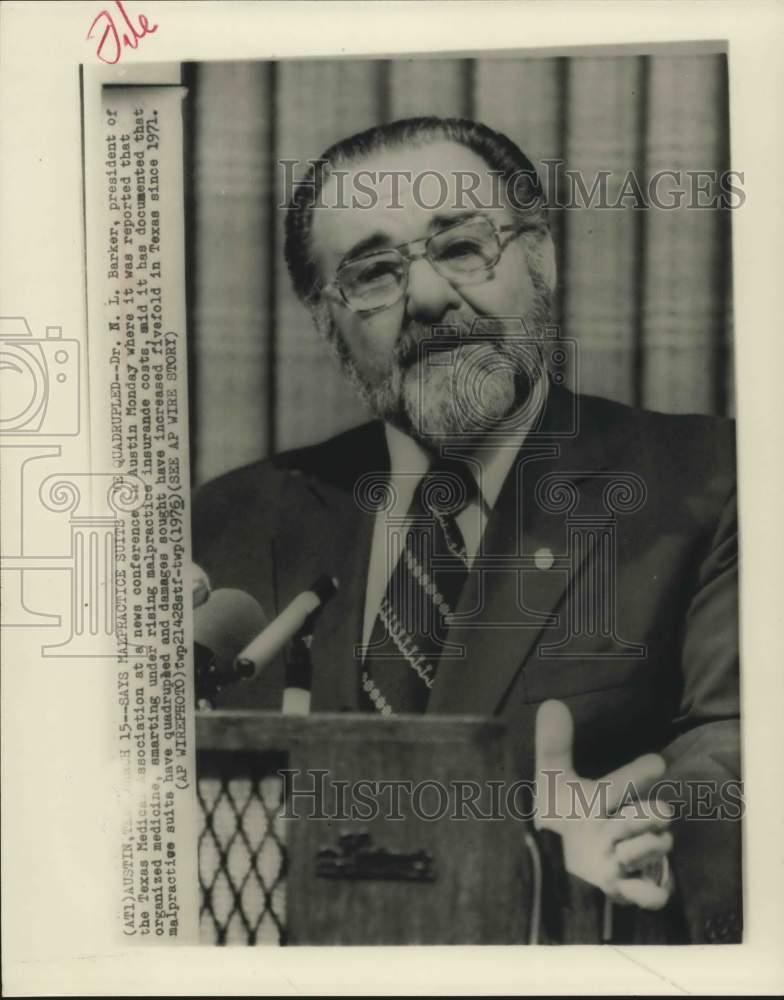 1975 Press Photo TX Medical Assoc. President Dr. N.L. Barker at press conference