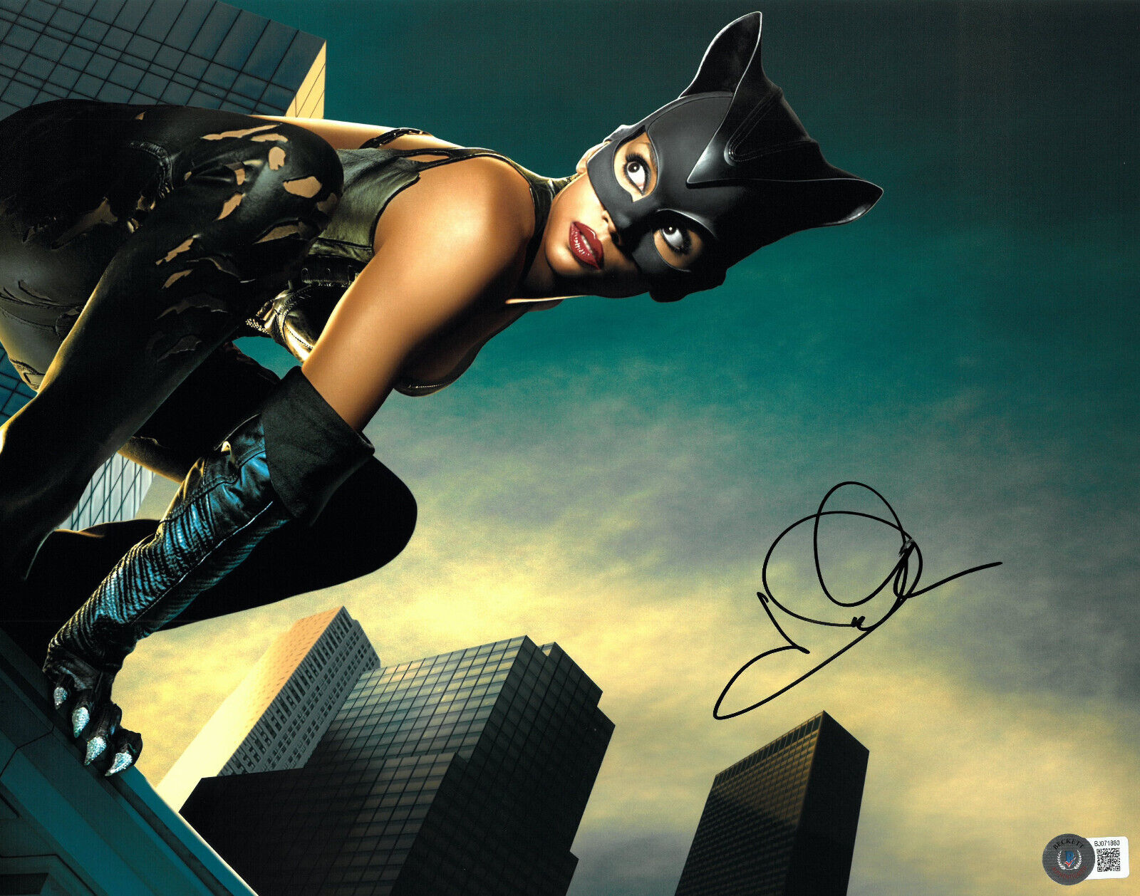 HALLE BERY SIGNED AUTOGRAPH CATWOMAN 11X14 PHOTO BECKETT BAS