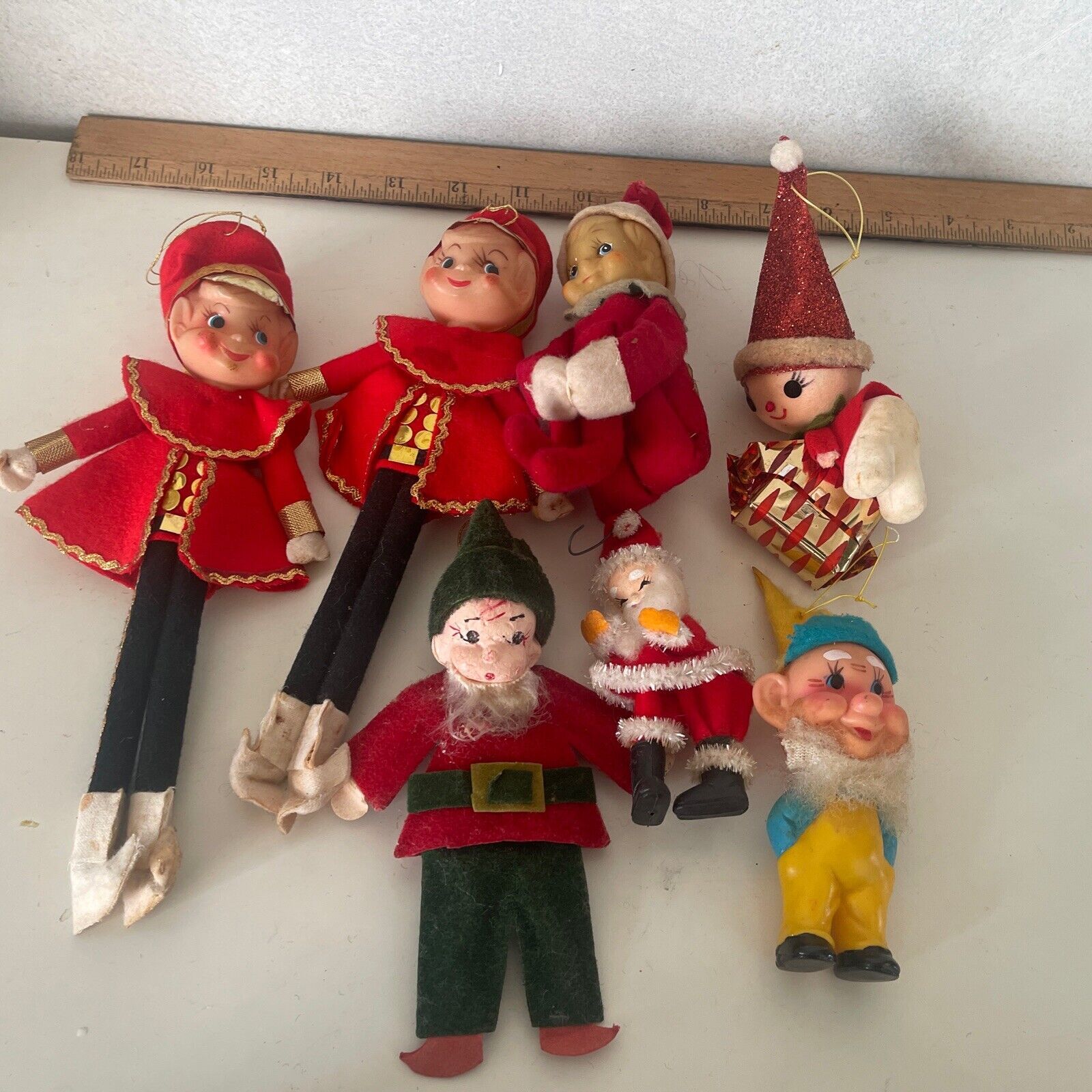 5 Vtg KNEE HUGGER Elf Pixie Ornaments JAPAN Shelf Sitter plus Santa