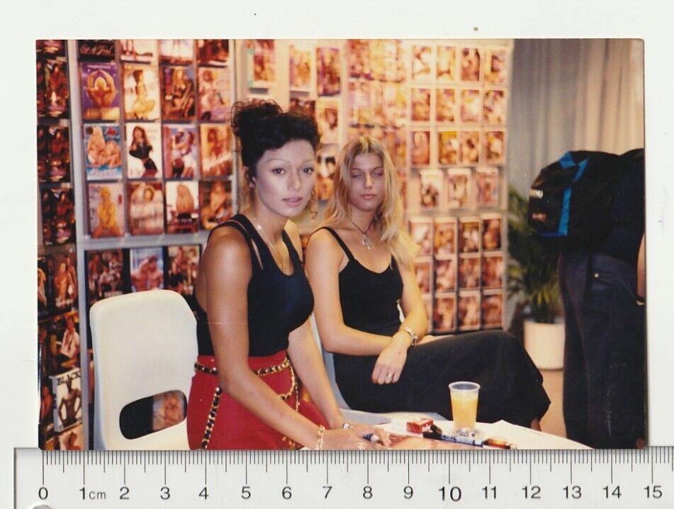 Vtg 1990s Hot Women Gay Lesbian Gorgeous Pornstars Universal Expo Convention 