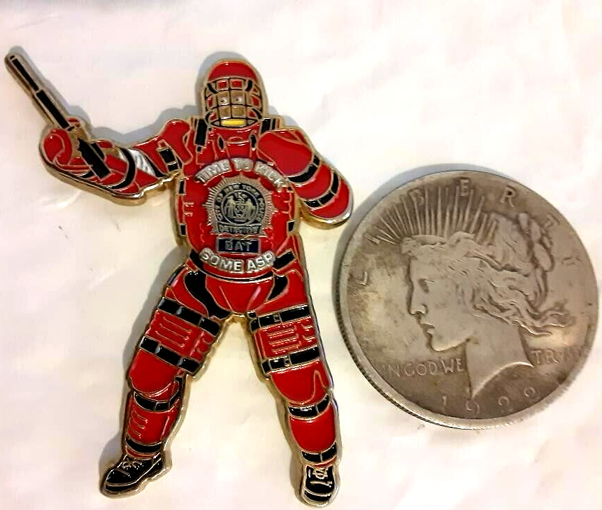 VERY RARE NYPD 3D HUMAN CHEW TOY FOR K9 TRAINING DOGS LOVE THEM CHALLENGE COIN