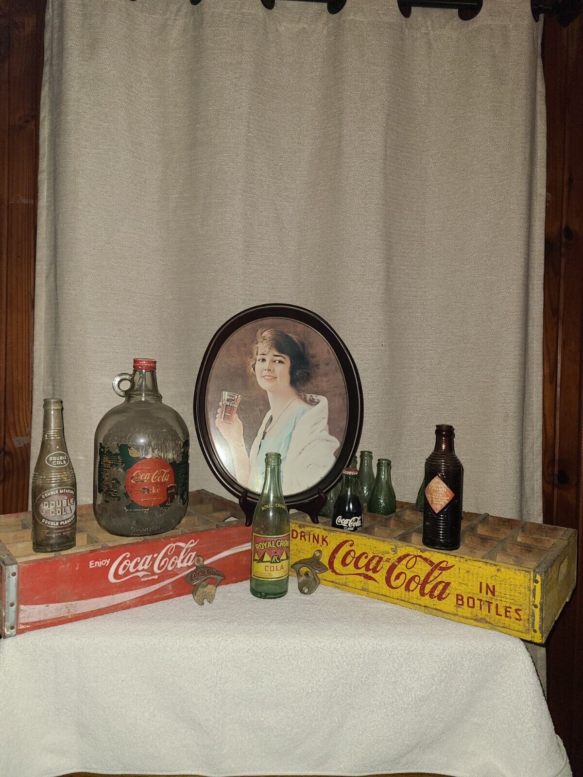 Lot of vintage coca cola collectibles