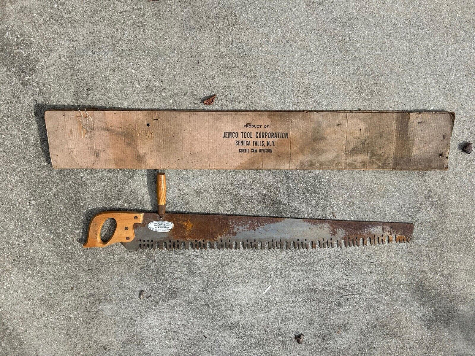 Curtis One-Man Crosscut Saw 3.5 Foot Perforated Lance Tooth With Handle & Sleeve
