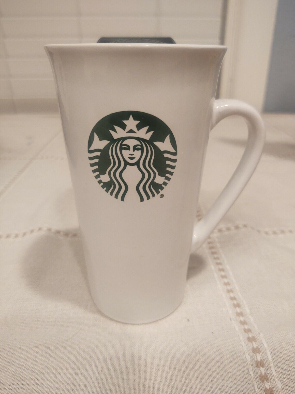 2015 Starbucks 14.3 fl oz Ceramic Travel Tumbler mug. White with Green Mermaid 