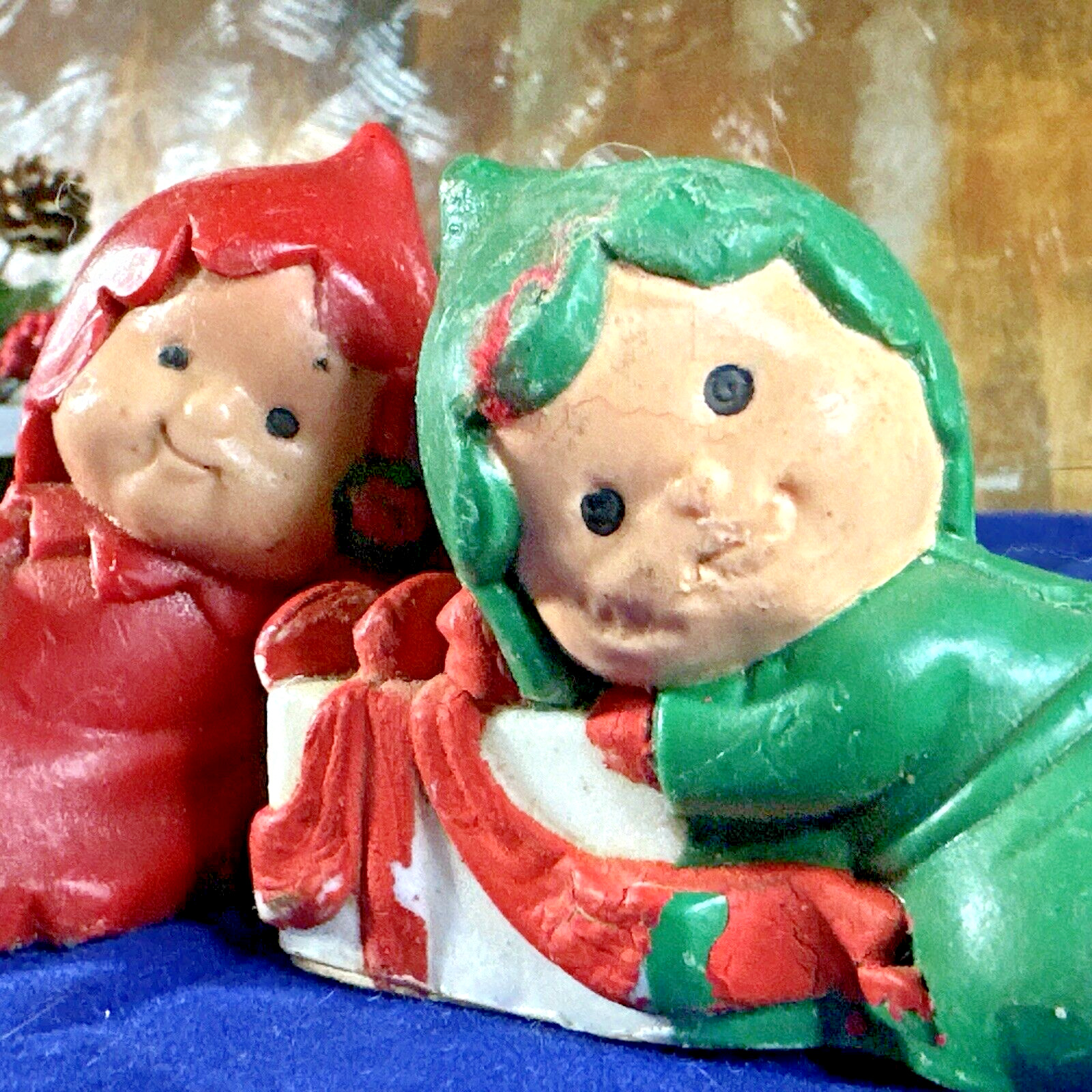 Vintage Avon  Santa's Helper Boy And Girl Pomander Festive Garlands 1982