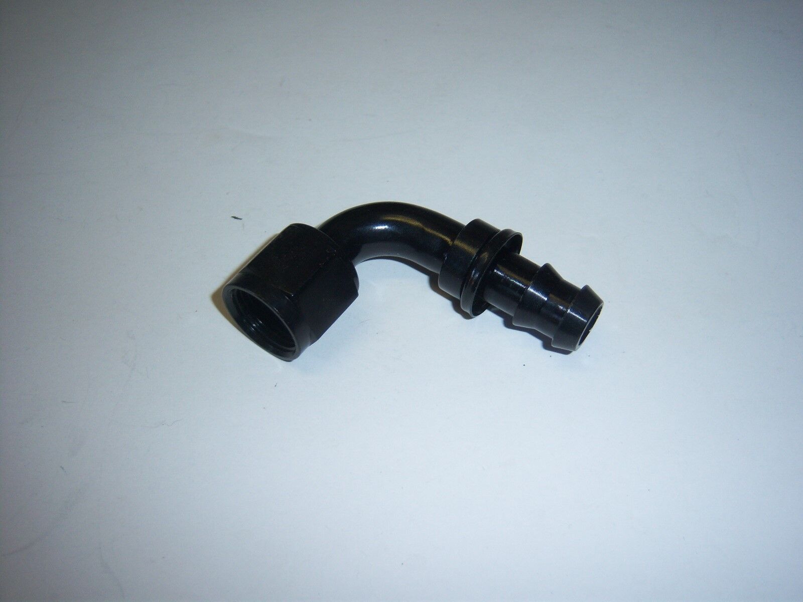 10AN FEMALE SWIVEL TO 5/8 HOSE BARB FUEL ADAPTER 90 DEGREE BLACK