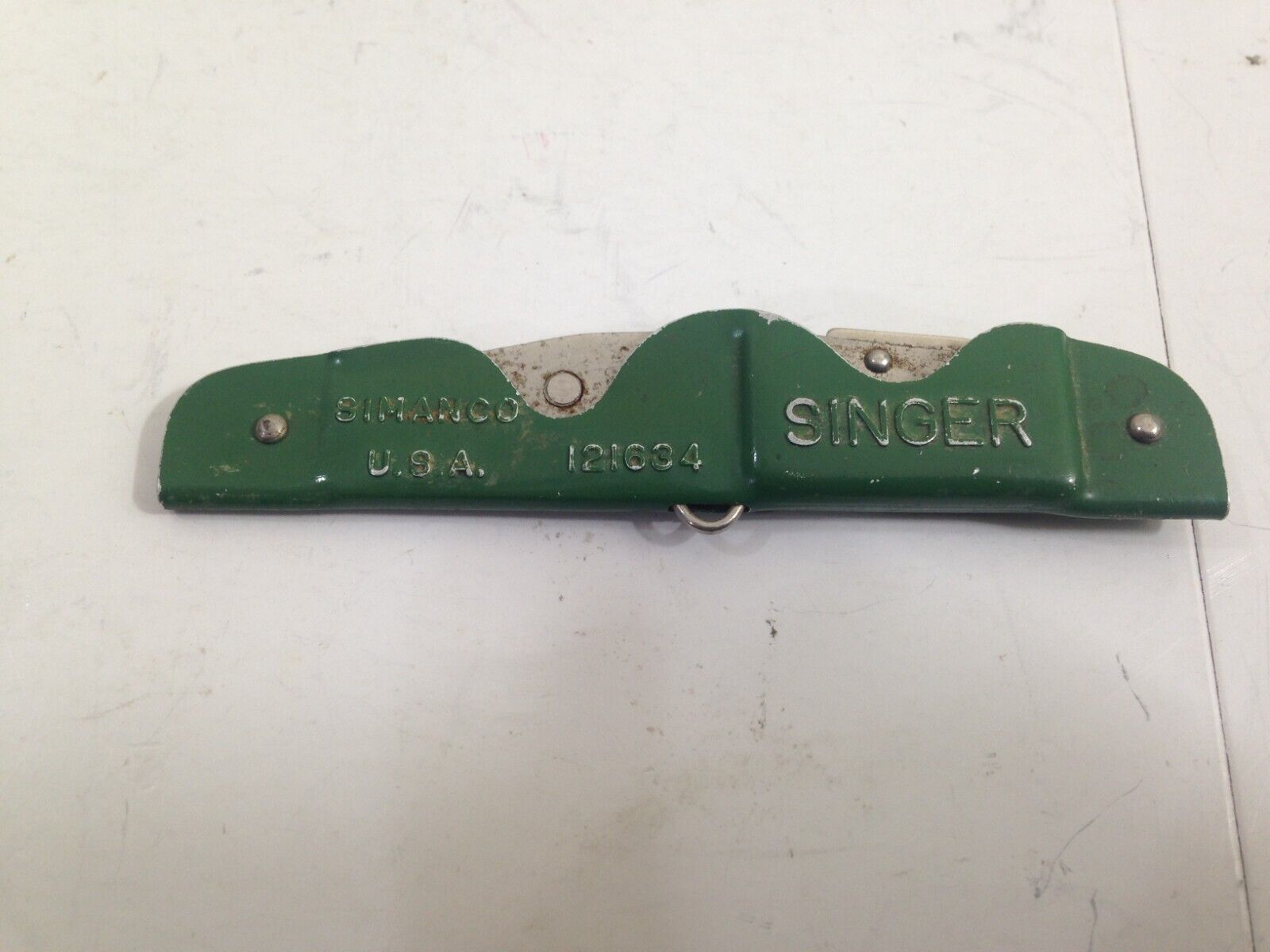 Vintage SINGER Simanco 121634 Sewing Machines Seam Ripper & Needle Threader Tool