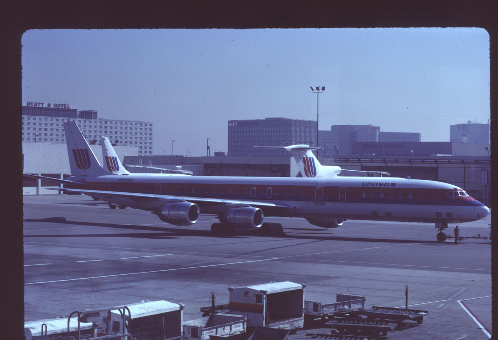 Orig 35mm airline slide United Airlines DC-8-71 N8088U [3123]