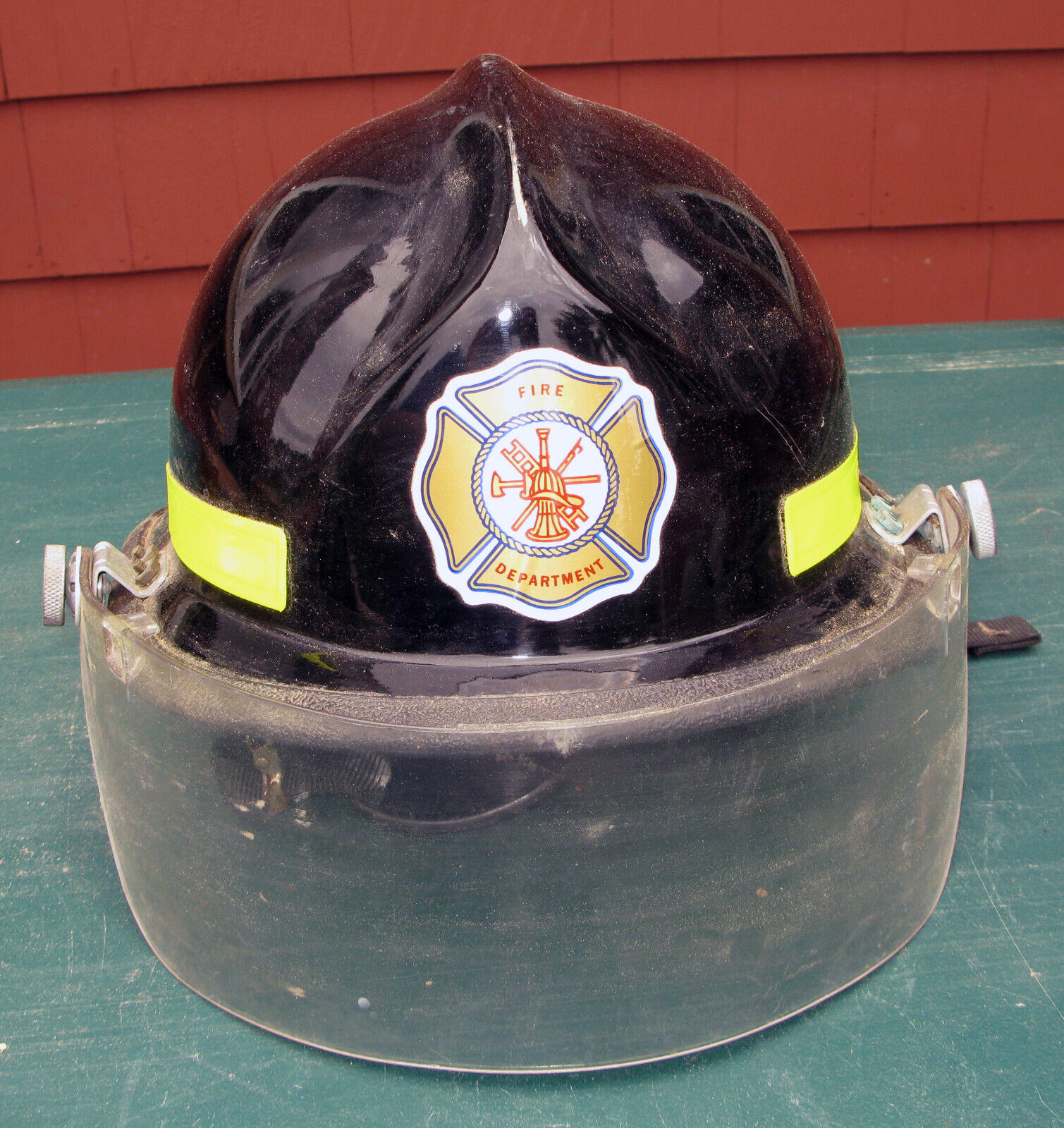 VINTAGE CAIRNS FIREMAN FIREFIGHTER USED HELMET WITH FACE SHIELD BLACK WITH DECAL