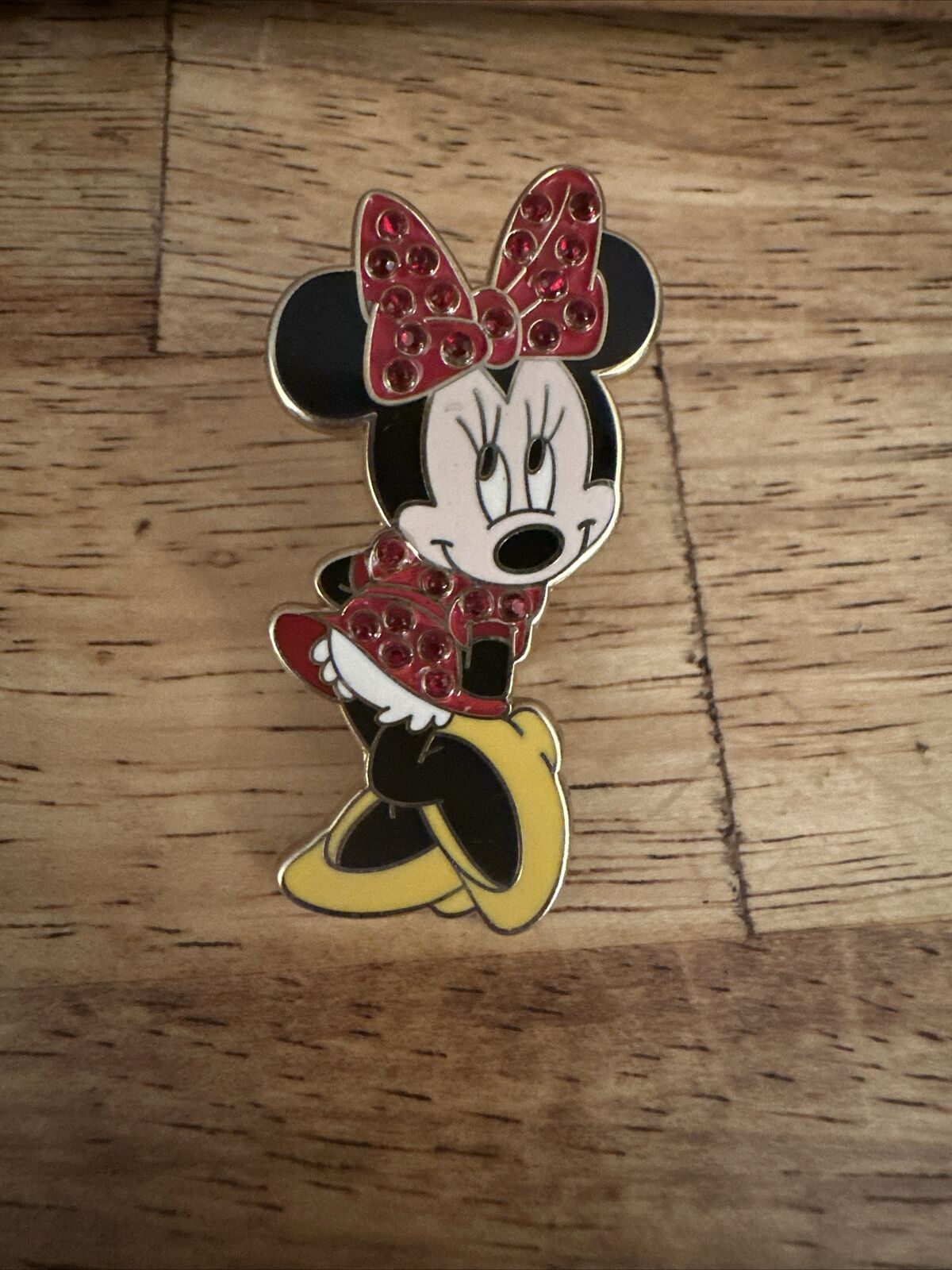 2008 minnie mouse jeweled disney trading pin