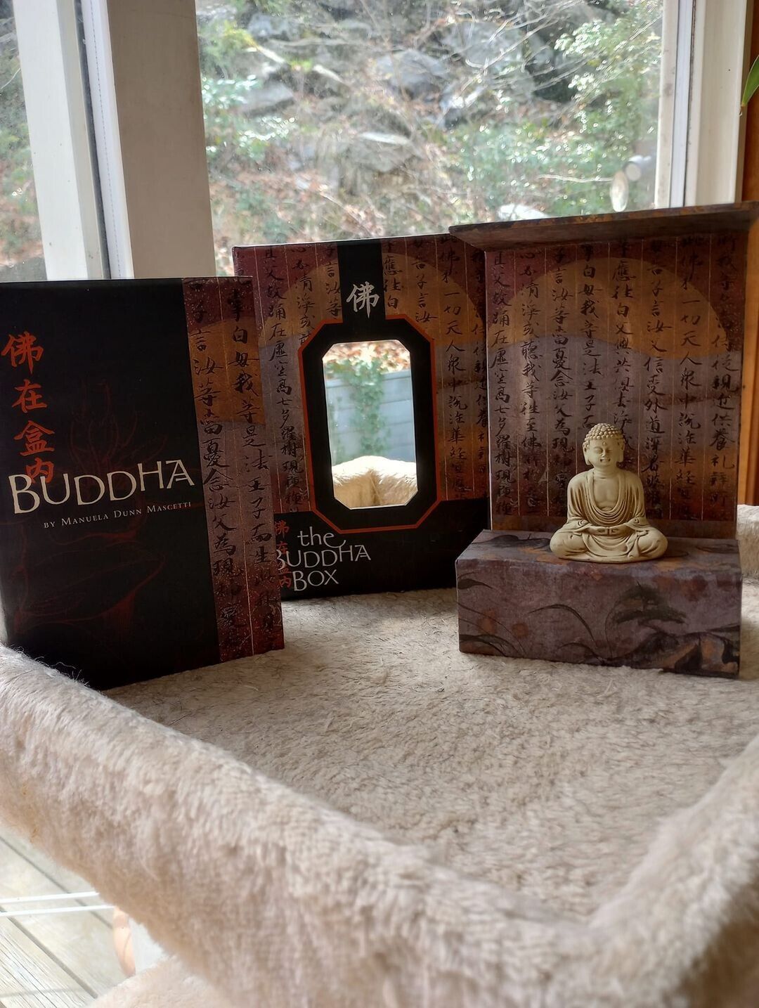 BUDDAH BOX WITH SMALL BUDDAH STATUE, BOOK & DECORATIVE BOX