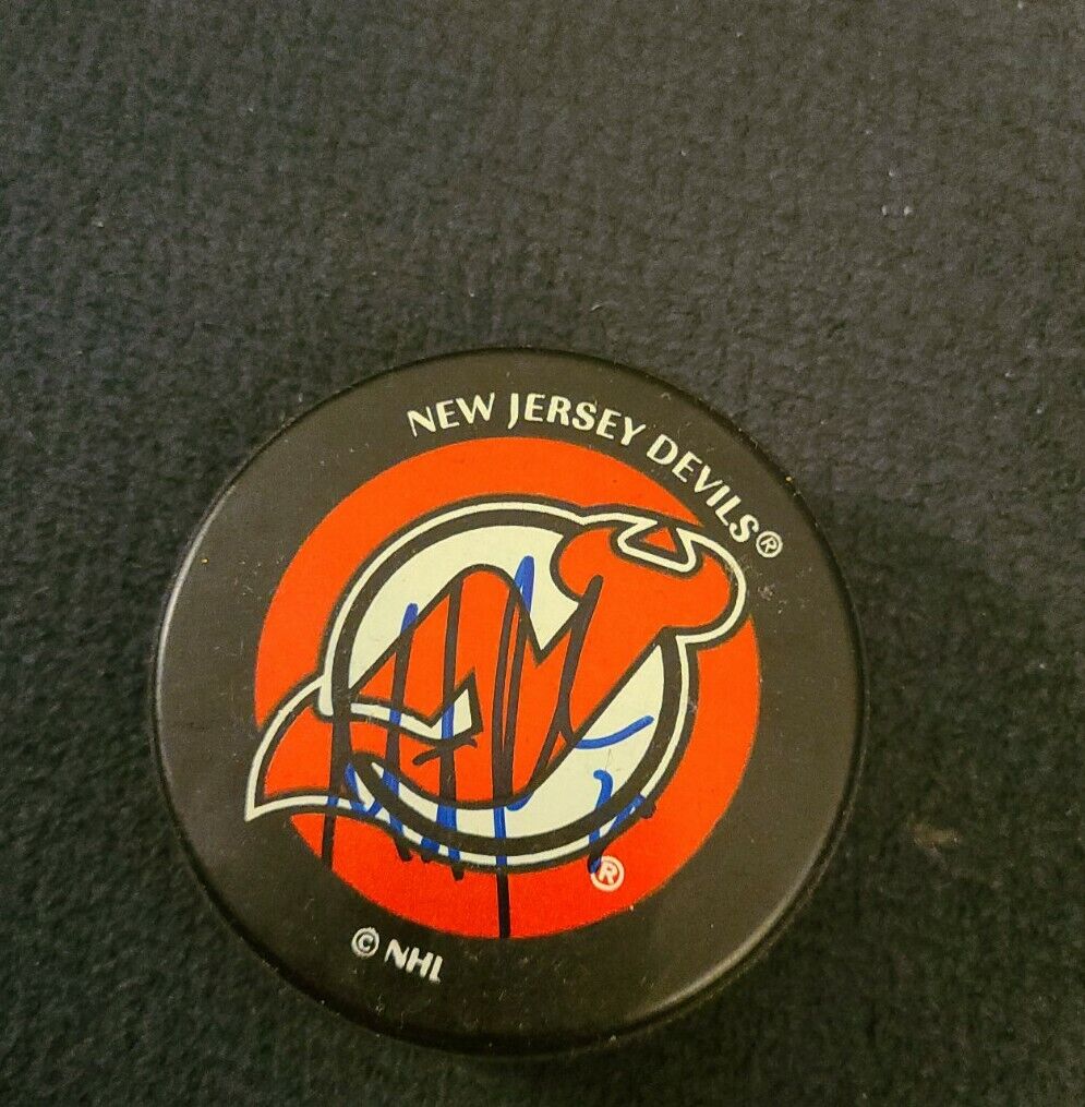 MARTIN BRODEUR SIGNED NEW JERSEY DEVILS NHL PUCK HOFER W/COA+PROOF RARE WOW 