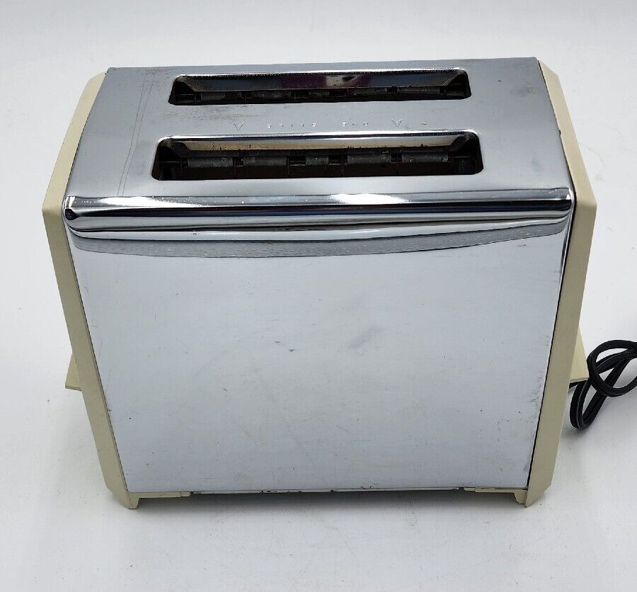 Vintage Proctor-Silex 2 Slice Toaster Chrome With Cream Trim Model T620 AL Works