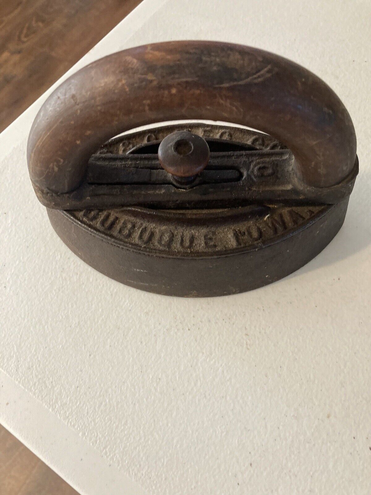 ANTIQUE S & C MFG CO. DUBUQUE, IOWA Sad Iron with Wood Curved Detachable Handle