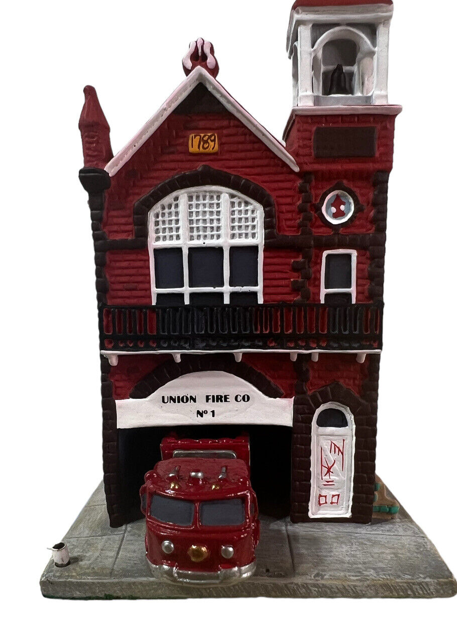 1995 Danbury Mint Classic American Firehouses - Union Fire Co.  #1 Carlisle,  PA