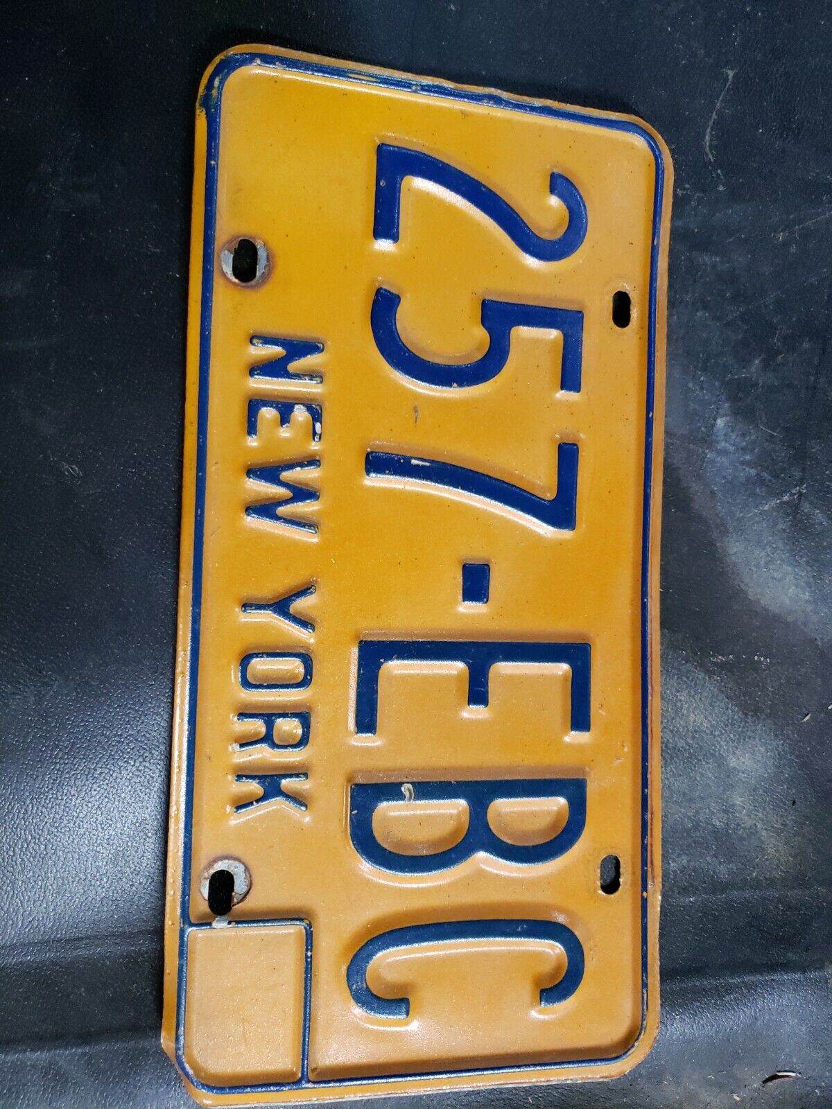 Vintage New York 1973-1986 License Plate 257-ebc